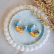 Orecchini cerchio con filo rotondo in resina opaca 33 mm - Ecrù x2