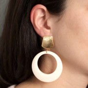 Orecchini perno trapezio effetto spazzolato 20 mm con anello aperto -Dorato x2