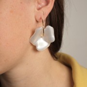 Perla fiore in resina opaca 40 mm - Bianco perlato x1