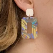 Orecchini perno quadrati a in acrilico opaco 15 mm - Crema x2