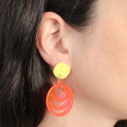 Pendente rotondo traforato in acrilico 30 mm - Rosa - arancio fluorescente x1