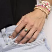 Anello martellato regolabile da T52 a 56 - corona per cabochon 8x6 mm oro fino