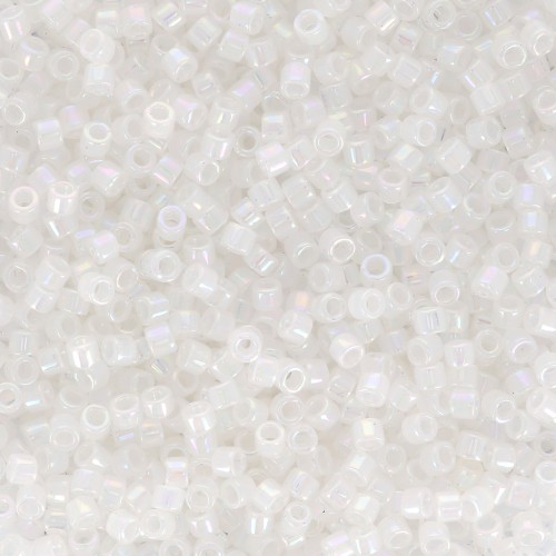 Miyuki Delica 11/0 DB0222 - Opale bianco AB - Confezione da 100 g