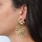 Orecchini perno con fiore margherita 28x24mm anello aperto Acciaio 304L dorato x2