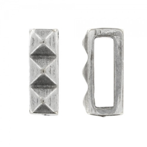 Passante decorazione rilievo per laccetto da mm. 10 argentato antico x