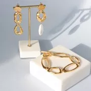 Distanziatore ovale irregolare martellato 26,5x19 mm - Dorato con oro fino x1