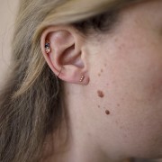 Orecchini a palline piccole a forma di T 6 mm - Gold filled x2