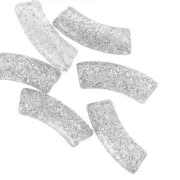 Perline tubolari curve in acrilico trasparente 35x11 mm - Glitter argento x6