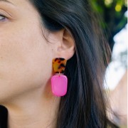 Pendente a trapezio in resina traslucida - 28x22 mm - Rosa magenta marmorizzato x1