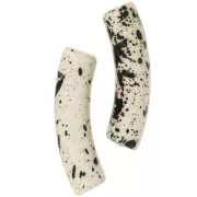 Perline tubolari curve 32x8 mm in acrilico opaco - Beige screziato di nero x6