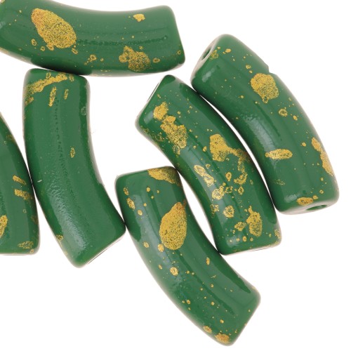 Perline tubolari curve in acrilico opaco 35x11 mm Verde abete screziato d'oro x6