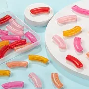 Set di 30 perline tubolari curve in acrilico trasparente 35x11 mm Rosa Marmorizzato