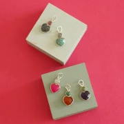 Pendente a cuore in ametista 9x9 mm con cabochon di peridoto 4 mm - Oro fino x1