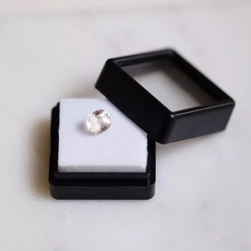 Morganite taglio cuscino 6,1x7 mm - 1,39 carati