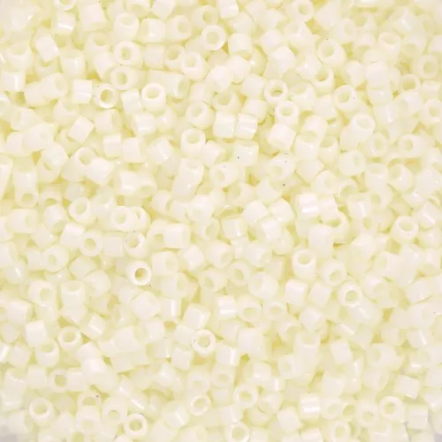Miyuki Delica 11/0 DB2402 - Light Buttercream Ceylon x8g