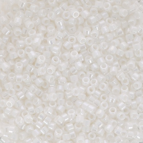 Toho Aiko 11/0 1.6 mm TA01121 - Opaque White Luster x4g