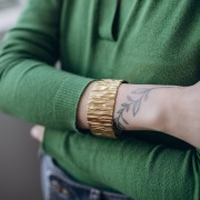 Bracciale largo regolabile e testurizzato 30x160 mm in acciaio inox 304L dorato x1