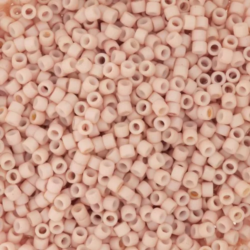 Toho Aiko 11/0 1,6 mm TA01764 - Opaque Ebi Mat x4g
