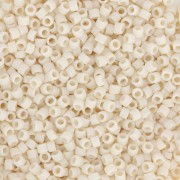 Toho Treasures 1,8 mm TO1T51F - Opaque Light Beige Frosted x8g|raw }}