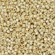 Toho Treasures 1,8 mm TO1TPF559 - PF Galvanized Yellow Gold x8g