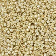 Toho Treasures 1,8 mm TO1TPF559 - PF Galvanized Yellow Gold x8g