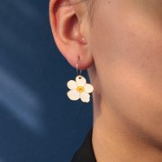 Ciondolo fiore di viola del pensiero 18x20 mm in resina epossidica - acciaio inossidabile 304L Dorato - Crema x1