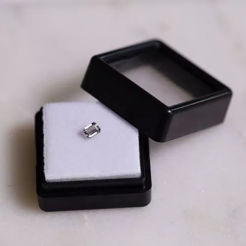 Zaffiro rettangolare 4,05x3,05 mm - 0,30 carati