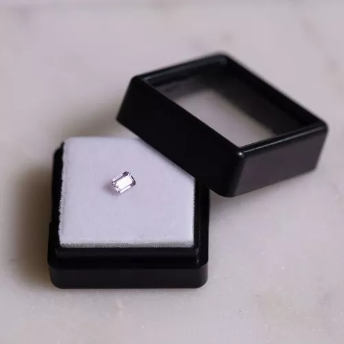 Zaffiro rettangolare 4,1x3 mm - 0,30 carati