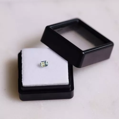 Zaffiro rettangolare bicolore 4,05x3 mm - 0,30 carati