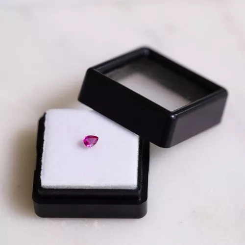 Rubino perlato 4x3 mm - 0,25 carati