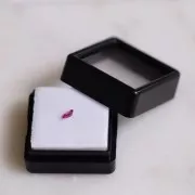 Rubino perlato 4x3 mm - 0,25 carati