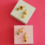 Pendente etnico 21x10mm - Dorato con oro fino - Quarzo rosa - Imitazione di turchese