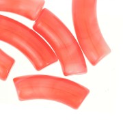 Perle tubolari curve in acrilico traslucido 35x11 mm - Rosso perlato marmorizzato x6|raw }}