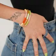 Perle tubolari curve in acrilico opaco 19x5 mm - Lampone x10