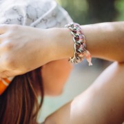 Pendente a forma di pesce in acrilico 25x10 mm - Verde muschio Brillantini x1