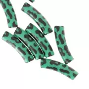 Perline tubolari curve 19x5 mm in acrilico opaco - Stampa leopardo - Verde - Nero x4