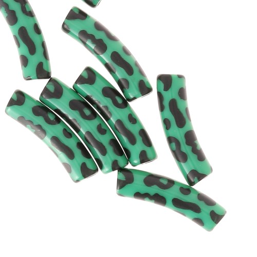 Perline tubolari curve 19x5 mm in acrilico opaco - Stampa leopardo - Verde - Nero x4