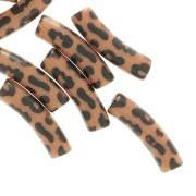 Perline tubolari curve 19x5 mm in acrilico opaco - motivo leopardato - Marrone - Nero x4