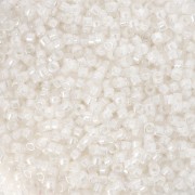 Toho Aiko 11/0 1,6 mm TA011030 - White Lined Crystal x4g