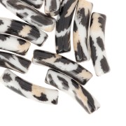 Perline tubolari curve 19x5 mm in acrilico opaco - motivo leopardato - Nero - Beige x4
