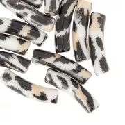 Perline tubolari curve 19x5 mm in acrilico opaco - motivo leopardato - Nero - Beige x4