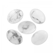 Cabochon ovale mm. 14x10 Howlite