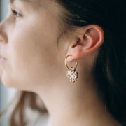 Ciondolo Trifoglio da 19 mm in acetato - Brillantini perlati trasparenti marmorizzati x1