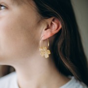 Pendente a fiore in acrilico 25 mm - Brillantini d'oro x1