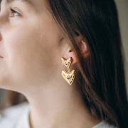 Orecchini a cuore 20x17 mm in resina epossidica - Dorato con oro fino - Nero x2