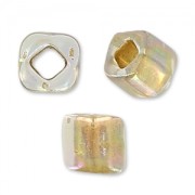 Cubi Toho 4 mm TC-04-994 - Gold Lined Rainbow Crystal x10g|raw }}