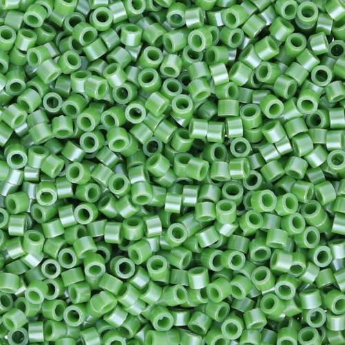 Toho Aiko 11/0 1,6 mm TA01130 - Verde menta opaco lucido x4g