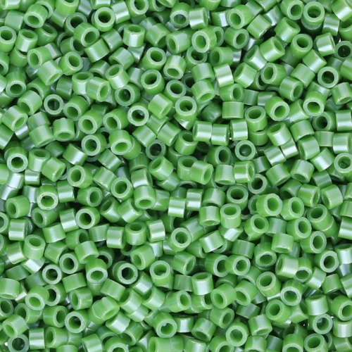 Toho Aiko 11/0 1,6 mm TA01130 - Verde menta opaco lucido x4g