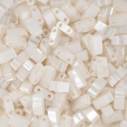 Perline Miyuki Half Tila 5x2.3x1.9mm HTL592 Perla Avorio Antico Ceylon confezione da 100g|raw }}