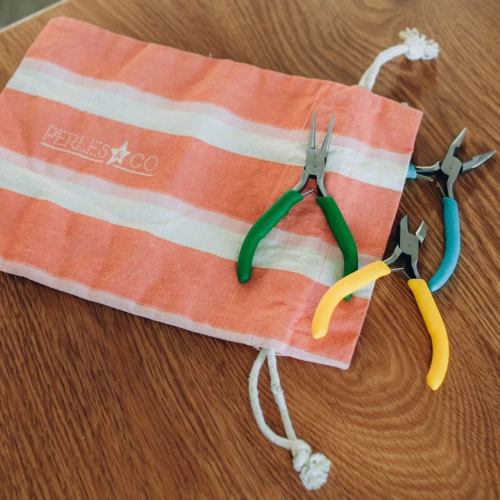 Kit di fermagli per gioielli con astuccio Perla & Co in omaggio